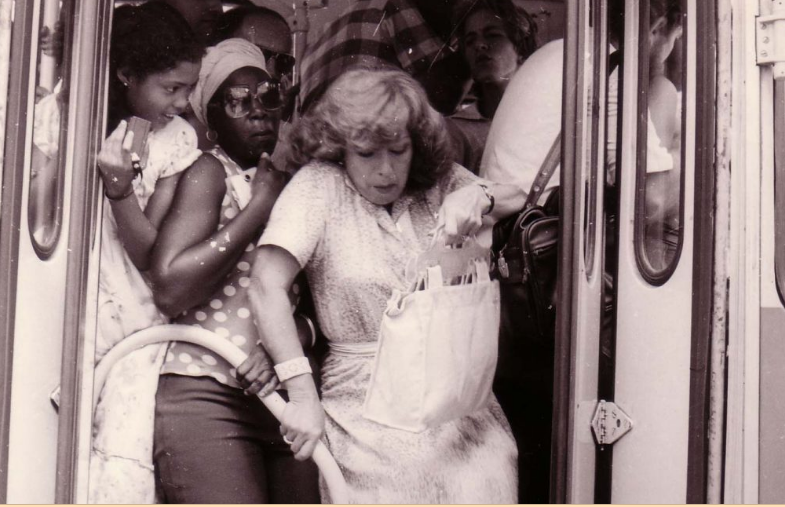 El choteo, o la grieta por donde entra el aire