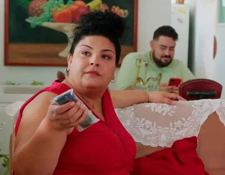 Elizabeth Castro nos cuenta sobre lo divertido que resultó grabar la escena donde ella cantaba la canción «Como la Flor» de Selena.