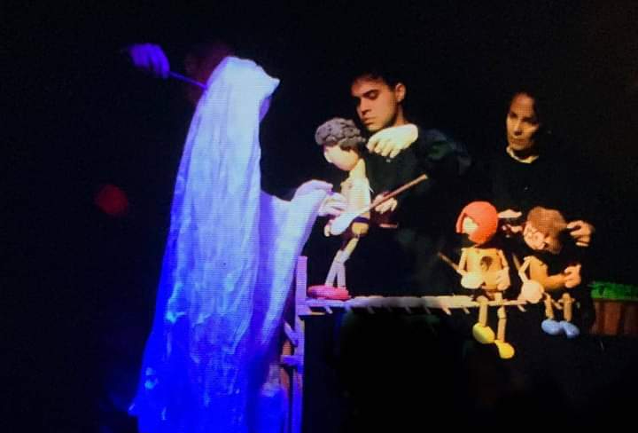 Teatro La Salamandra y Retablos Deslumbran con “Una Piedra en el Estómago”