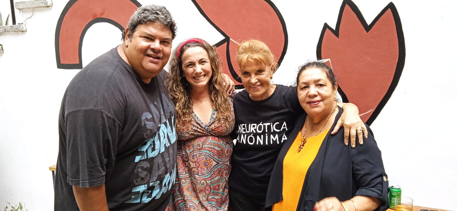 ¡Corte final y a celebrar!: «Neurótica Anónima» festeja el final de su filmación