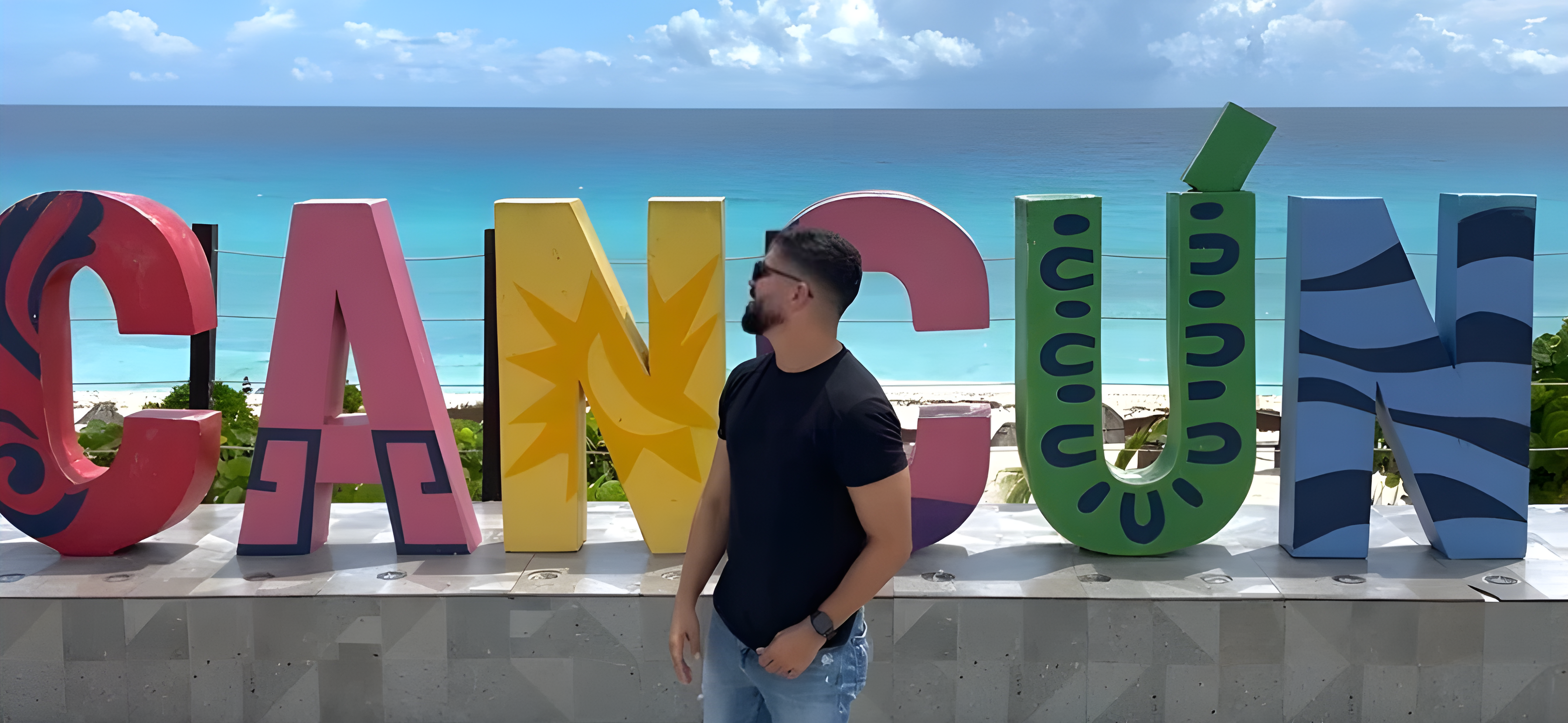 ¿Qué Hace Alejandro Cuervo en México?