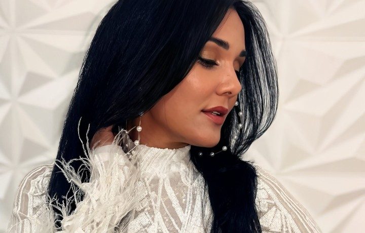 Camila Arteche celebra el nuevo año en Río de Janeiro con el salto de las siete olas. ¿Conocías esta tradición?