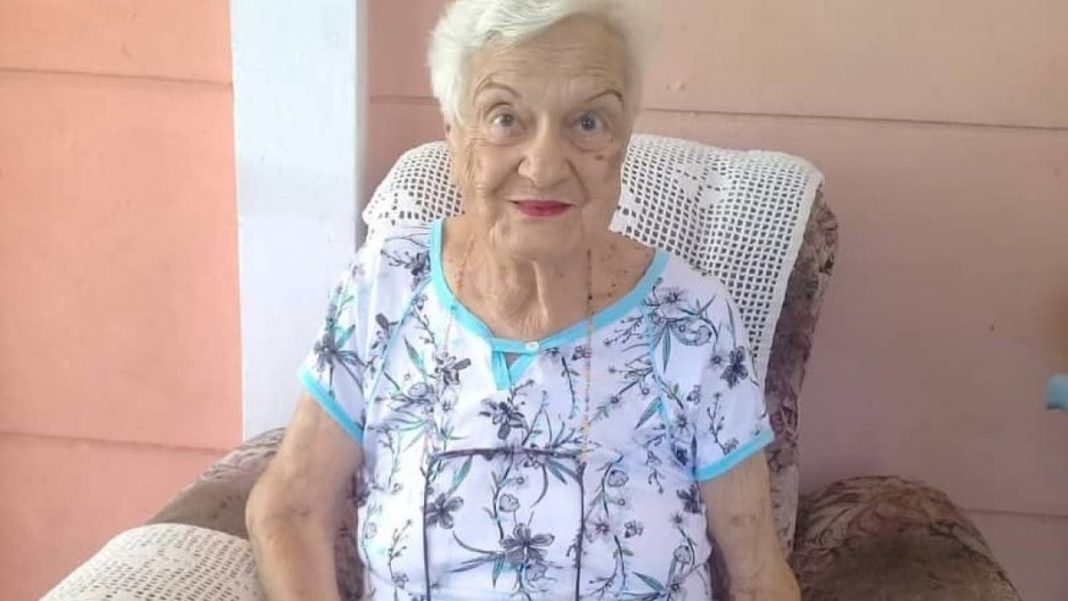 Falleció Aris Teresa Bruzos, la actriz que interpretó a Evarista en "Vivir del Cuento"