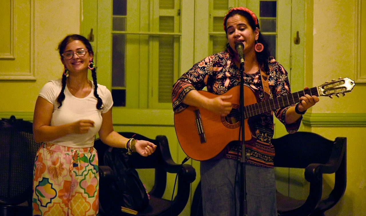 Arte que toca el corazón: Clarita García y Enid Rosales en Nodo Habana