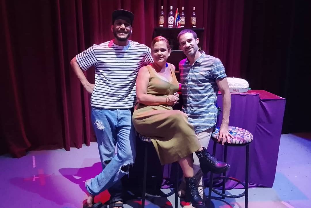 “Smiley”: una mirada fresca al amor contemporáneo