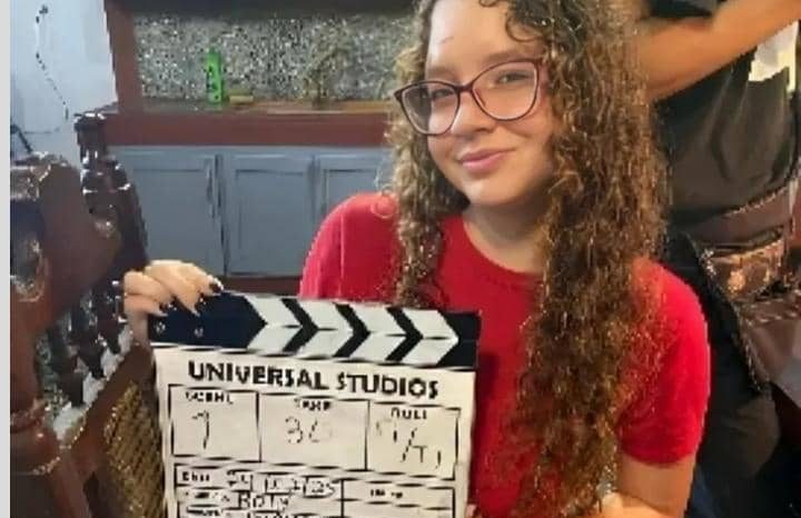 Isabella Vale Silvera: la frescura adolescente que conquista la pantalla en Ojo de agua